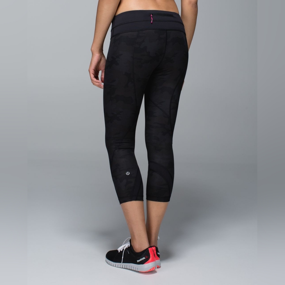 Lululemon Run: Inspire Crop II *All Luxtreme Savasana Camo 20cm New Blk